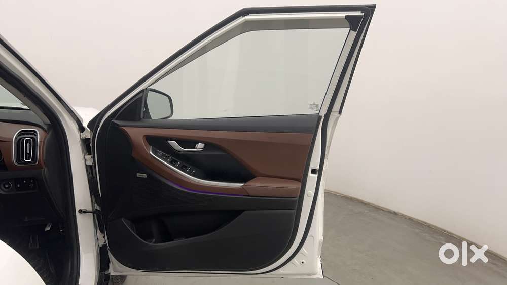 Hyundai Alcazar Platinum 7 Str 1.5 Turbo Petrol Adventure, 2023, Pet..