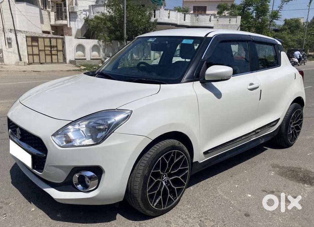 Maruti Suzuki Swift Vxi + Manual, 2023, Petrol