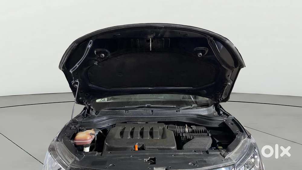 Mahindra Xuv700 2.0 Ax 5 Petrol Mt 7 Str, 2022, Petrol