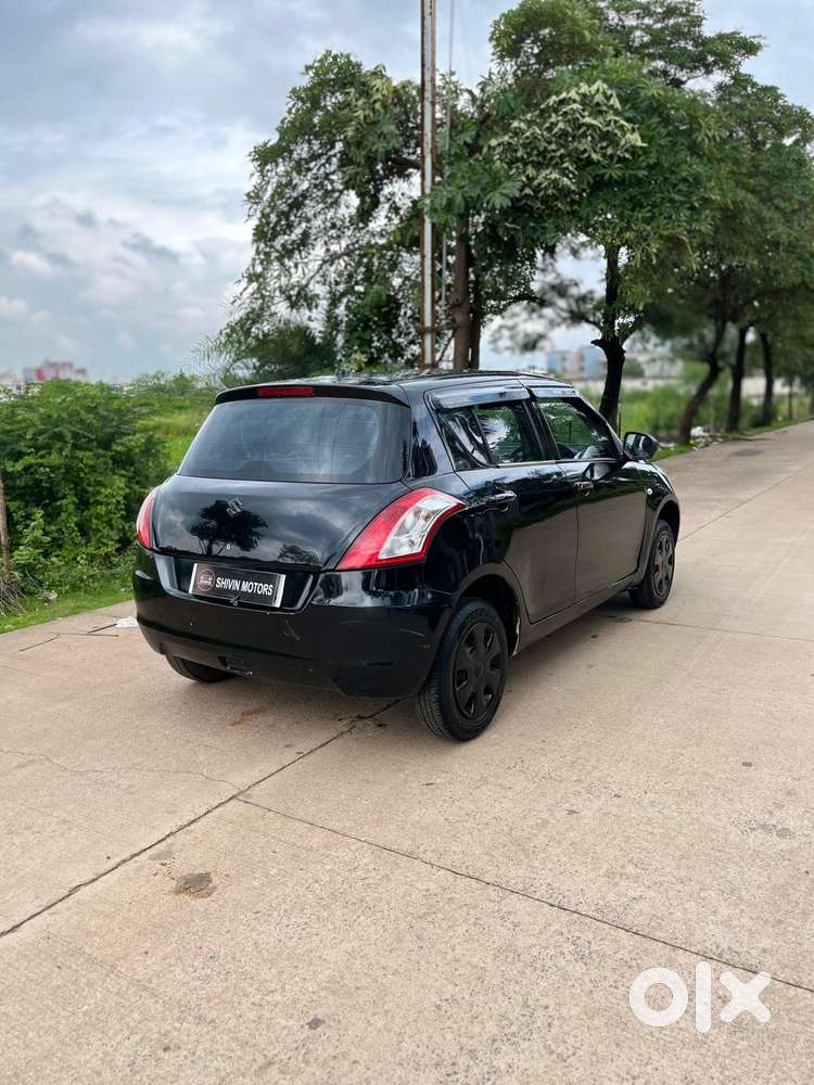 Maruti Suzuki Swift Vxi + Manual, 2016, Petrol