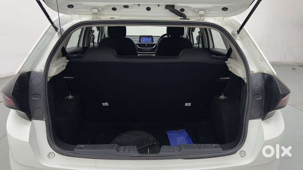 Tata Altroz 1.2 Xm Plus, 2023, Petrol