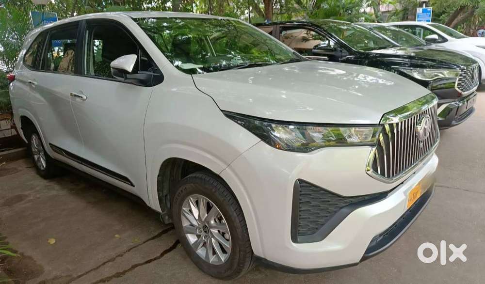 Toyota Innova Hycross 2.0 G-slf 7 Str, 2024, Petrol