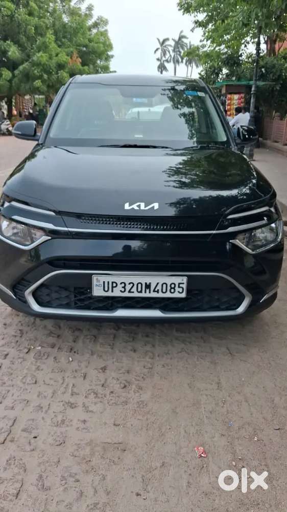 Kia Carens G1.5 2025 Km Driven