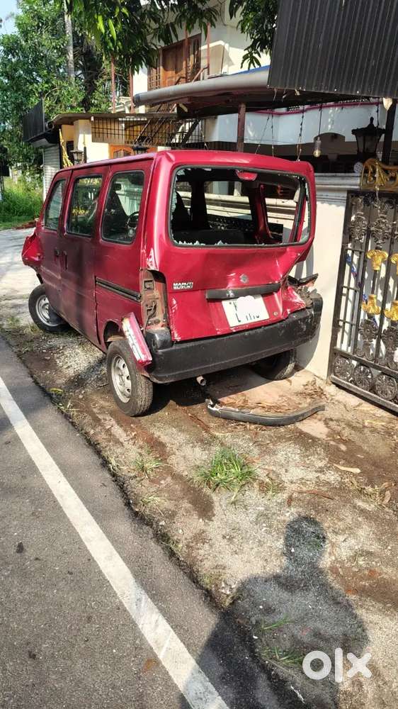 2017 Maruti Eeco | Rear & Front Damaged | Good Engine & Running Cond