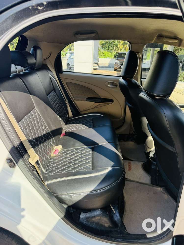 Toyota Etios Liva V Dual Tone, 2018, Petrol