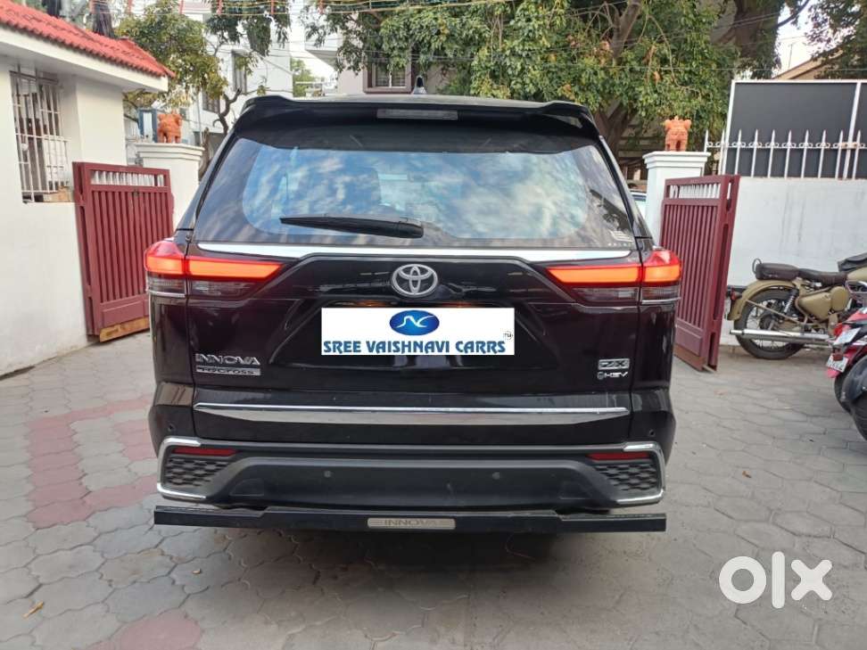 Toyota Innova Hycross 2.0 Zx Hybrid 7 Str, 2025, Petrol
