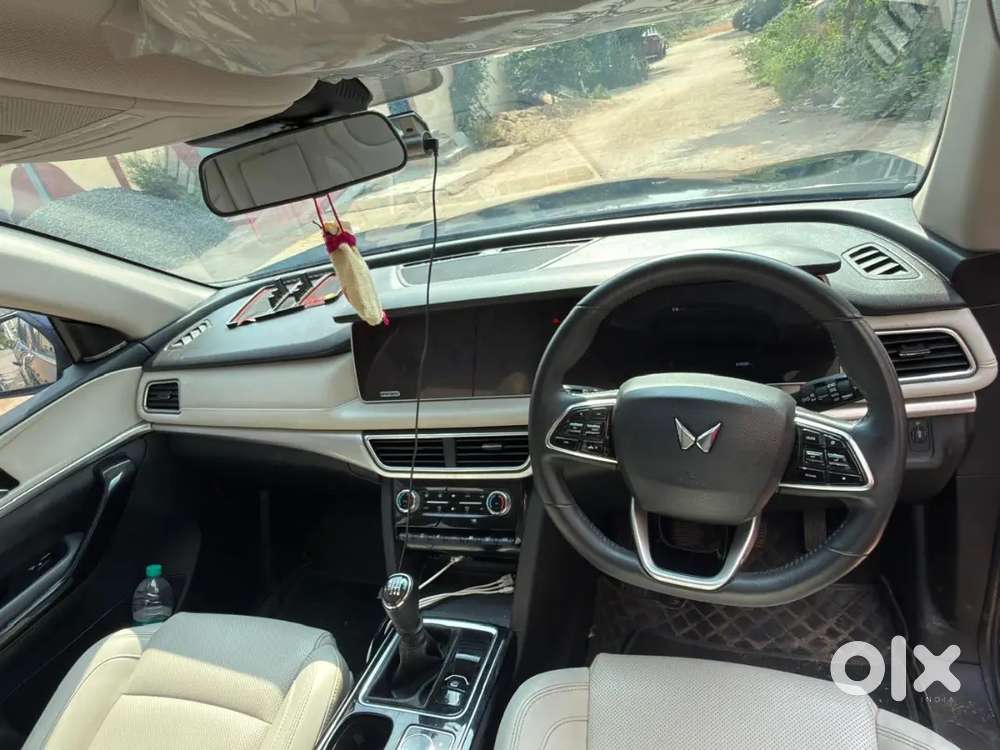 Mahindra Xuv700 2021 Diesel Well Maintained