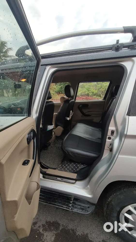 Mahindra Tuv 300 2016