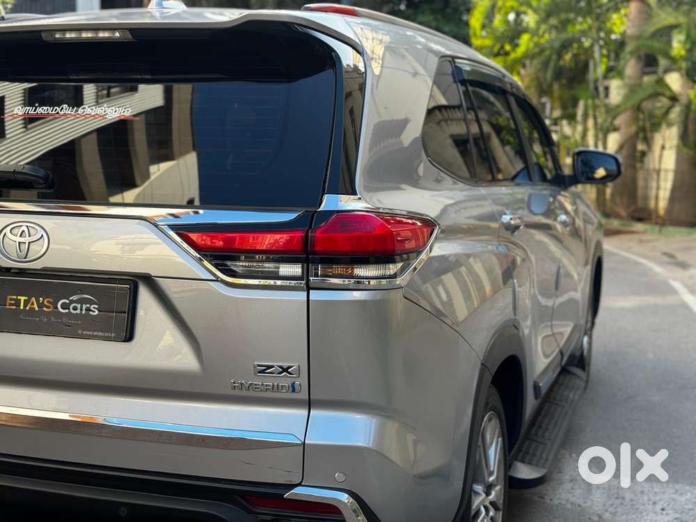 Toyota Innova Hycross 2.0 Zx (o) Hybrid 7 Str, 2025, Petrol
