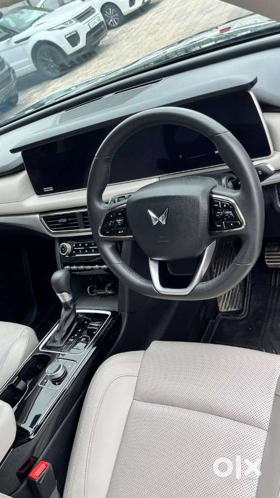 Mahindra Xuv700 2.0 Ax 7 Petrol At Luxury Pack Str, 2024, Petrol
