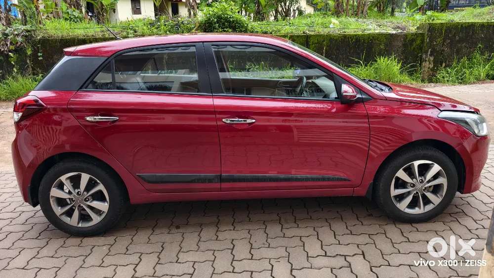 Hyundai I20 Asta 1.4 2015 (top End) At 5.85 Lacs
