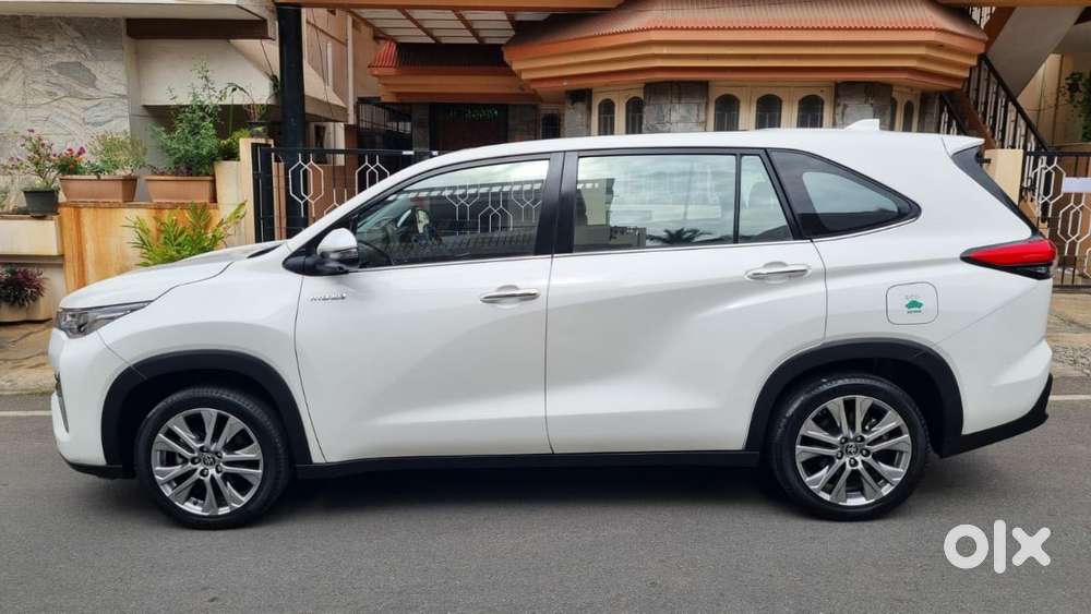 Toyota Innova Hycross 2.0 Zx (o) Hybrid 7 Str, 2024, Petrol