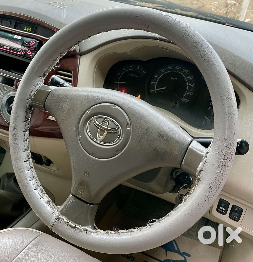 Toyota Innova 2.5 G4 Diesel 8-seater, 2006, Diesel