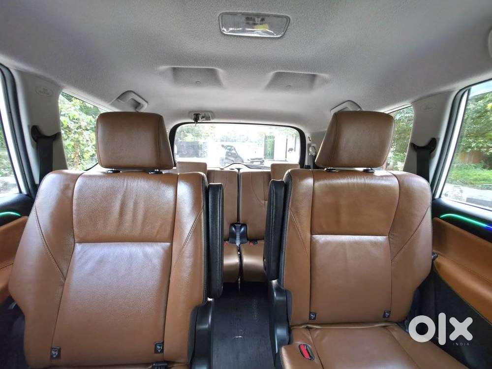Toyota Innova Crysta 2.8 Zx At 7 Seater, 2016, Diesel