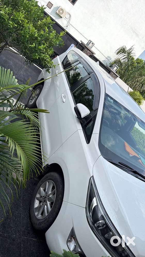 Toyota Innova Crysta 2017 Car
