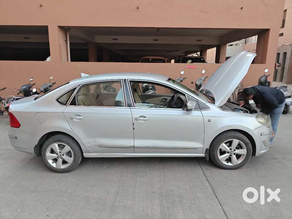Skoda Rapid Elegance 2015 Car