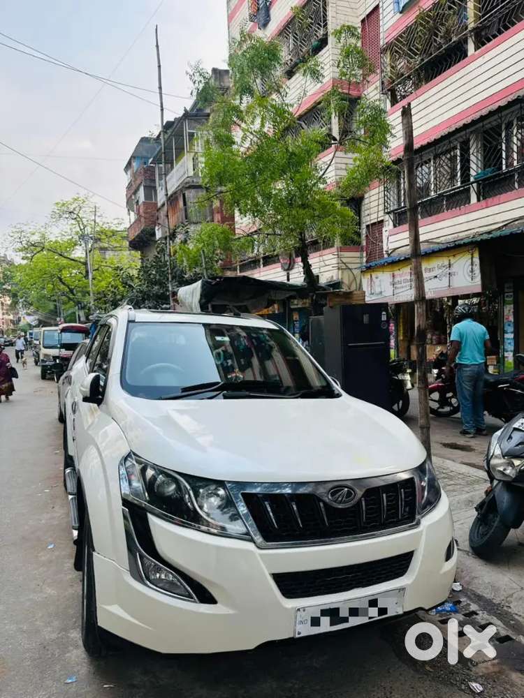 Very Good Condition Car Xuv. W10 Sunroof