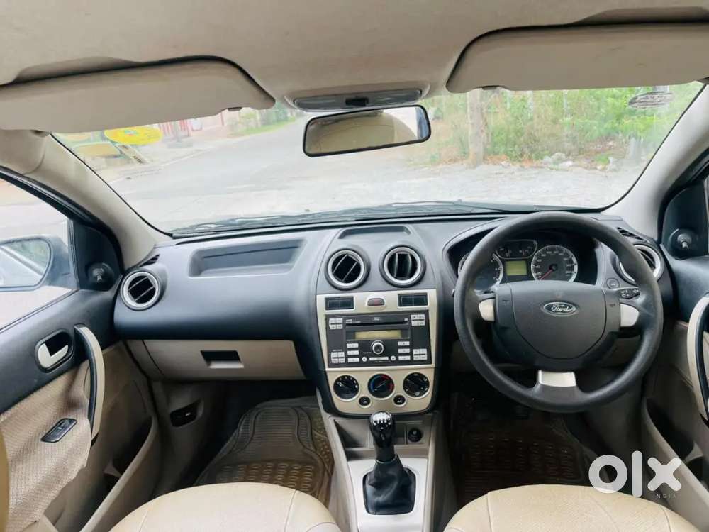 Model 2010 
Owner 2nd 
Fuel Petrol 
Kms 85000