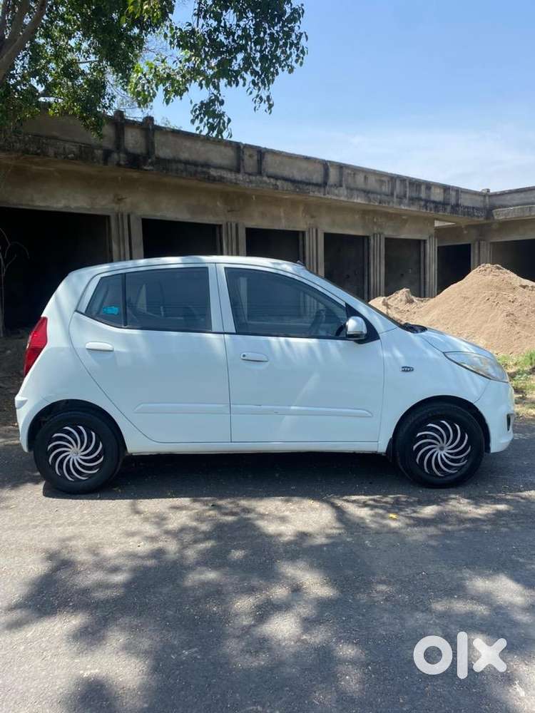 Hyundai I10 2012 Petrol 70000 Km Driven