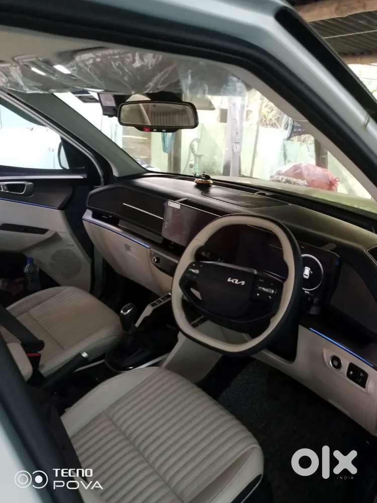 Kia Carens Clavis 2025