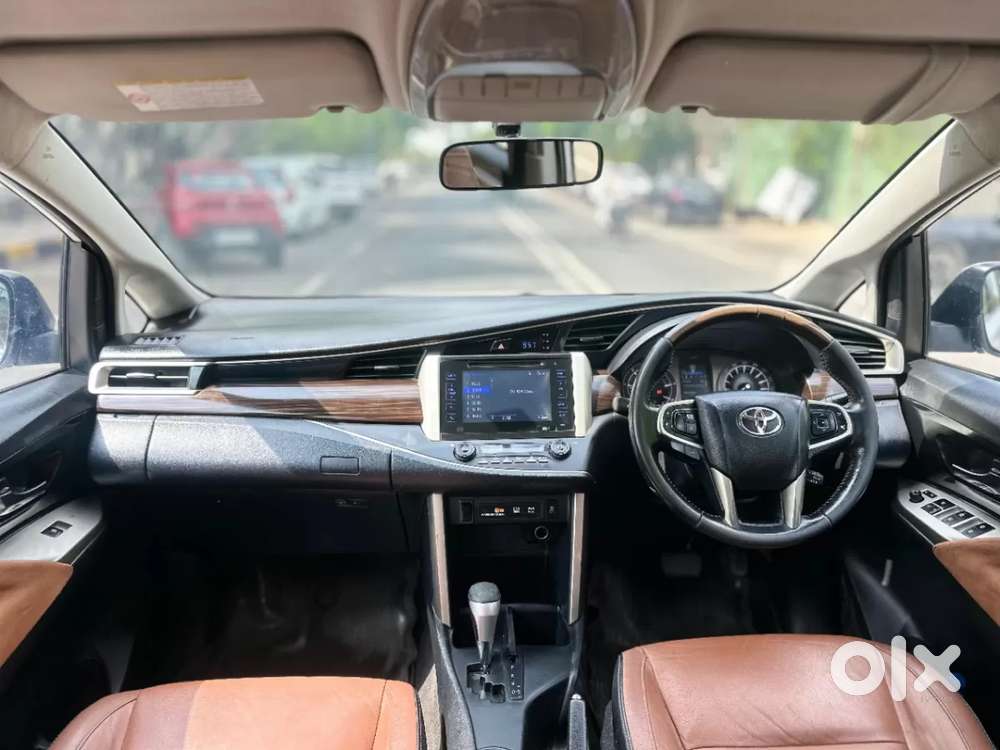 Toyota Innova Crysta 2.8 Zx At 7 Seater, 2016, Diesel