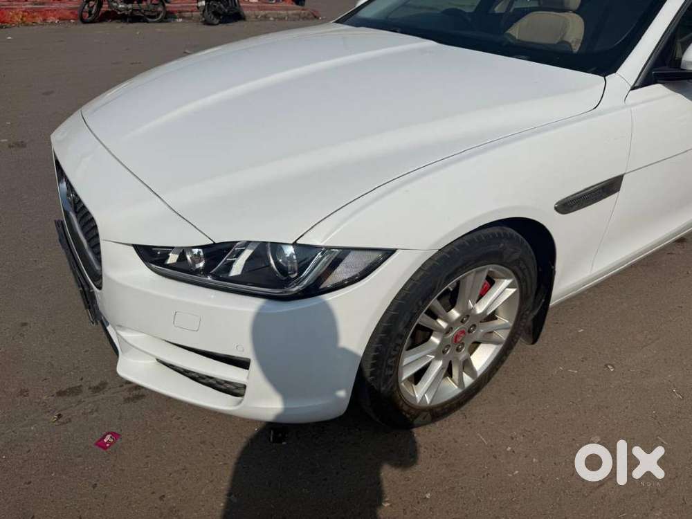 Jaguar Xe 2018 Diesel 25000 Km Driven