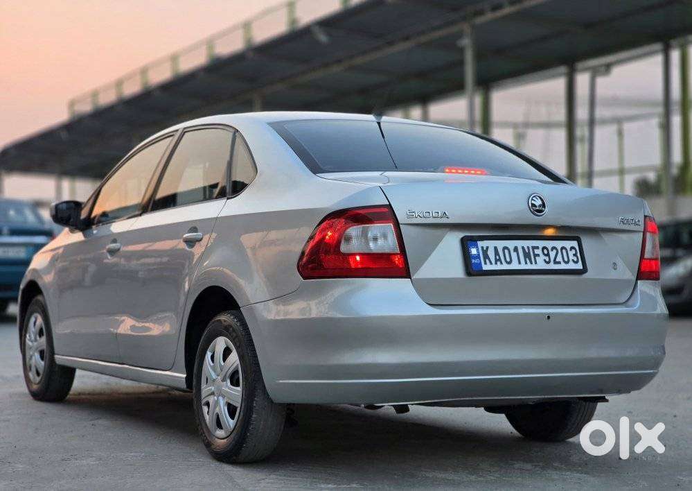 Skoda Rapid Ambition 1.6 Mpfi Manual, 2012, Petrol