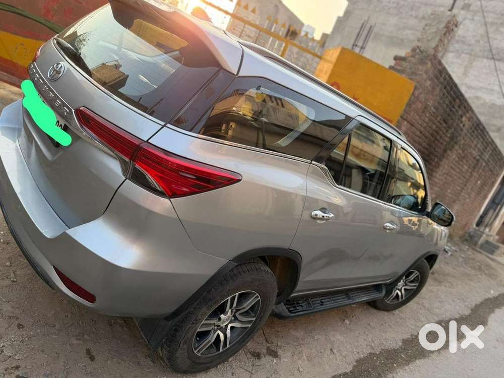 Toyota Fortuner Legender 2017 Diesel 70000 Km Driven