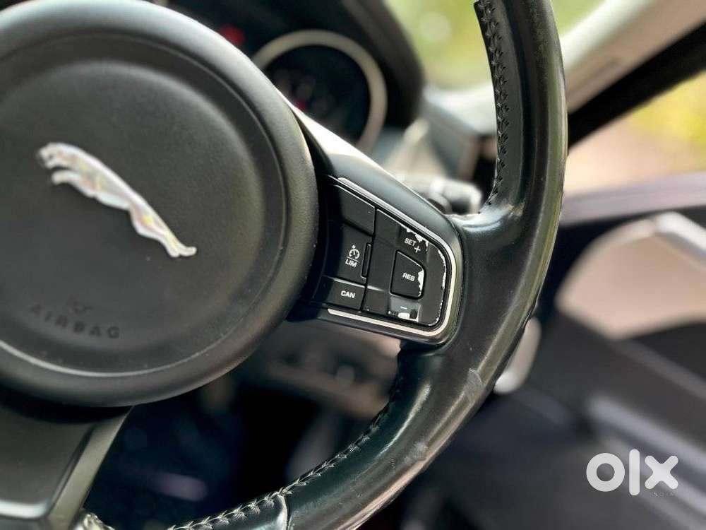 Jaguar Xe Portfolio, 2018, Petrol