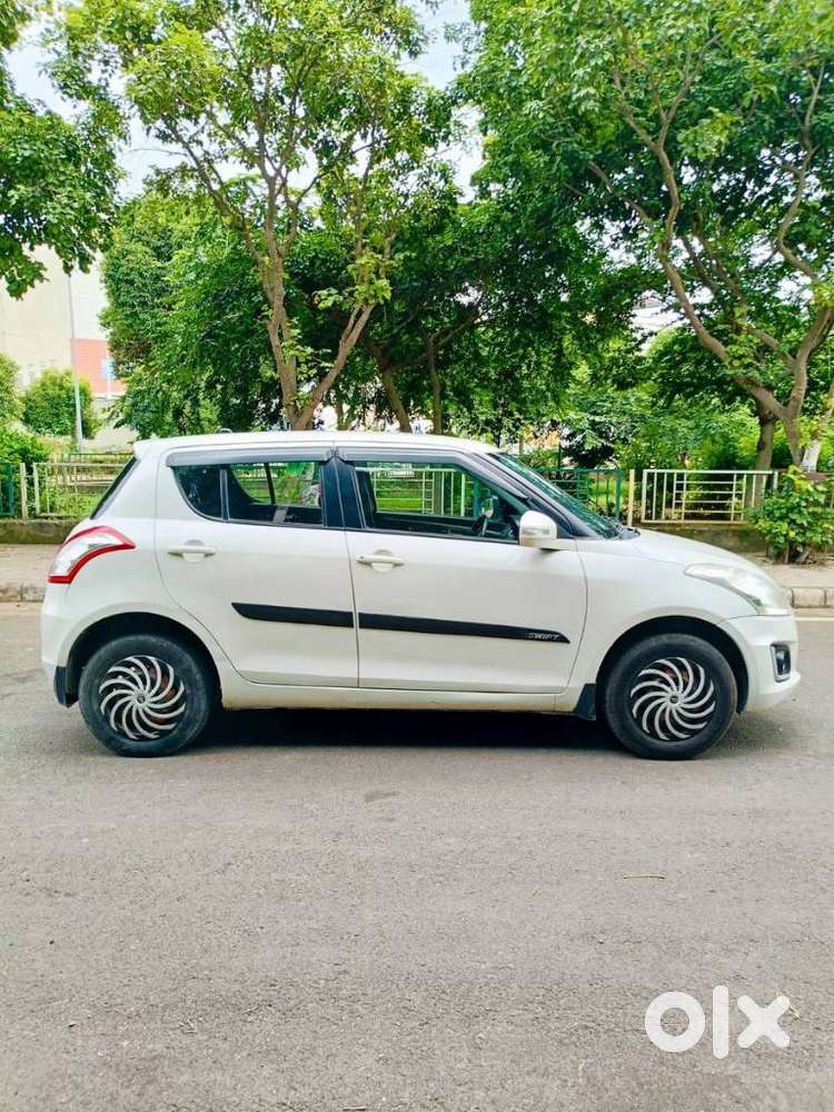 Maruti Suzuki Swift Vxi With Abs, 2017, Petrol