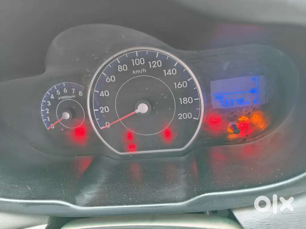 Car Best Condition Me Hai Personal Kam K Liye Bechna Pad Raha Hai