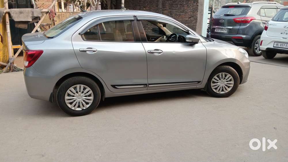 Maruti Suzuki Dzire 1.2 Vxi, 2022, Petrol