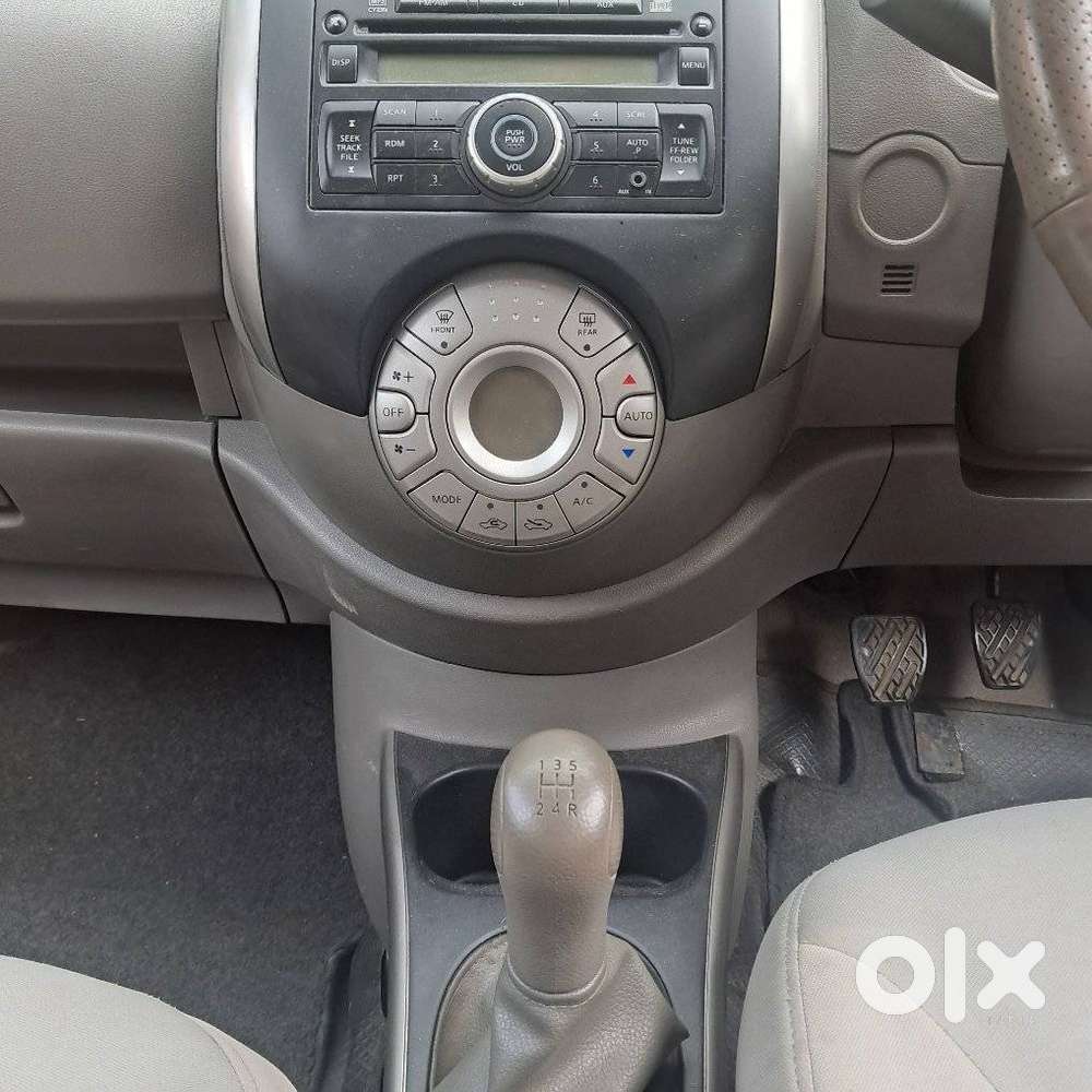 Nissan Sunny, 2012, Petrol