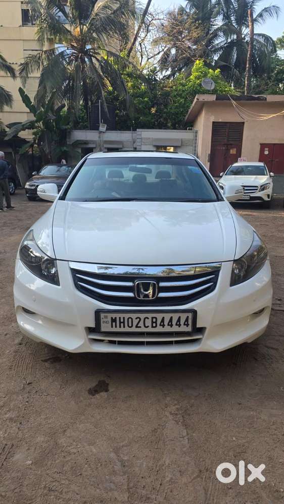 Honda Accord 2.4 Elegance Manual, 2011, Petrol