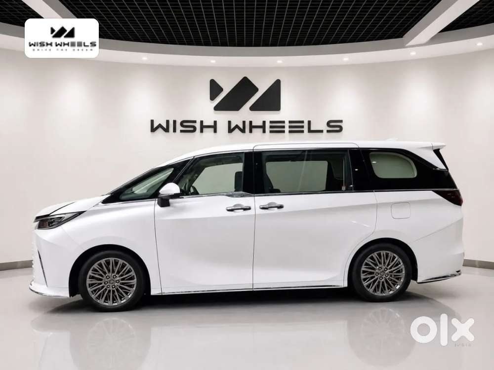 Lexus Lm, 2025, Petrol