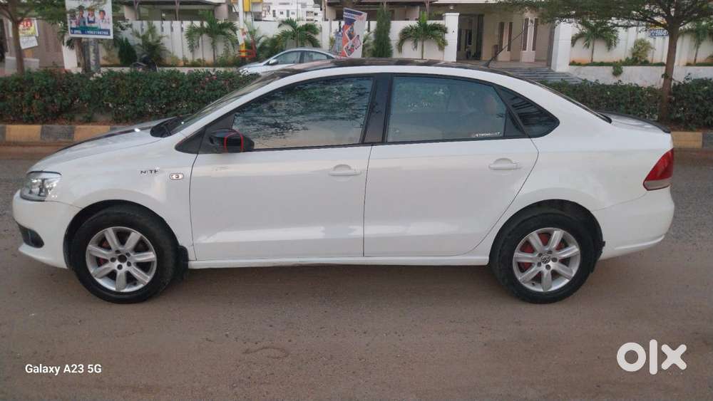 Volkswagen Vento 2010-2013 Petrol Highline, 2012, Petrol