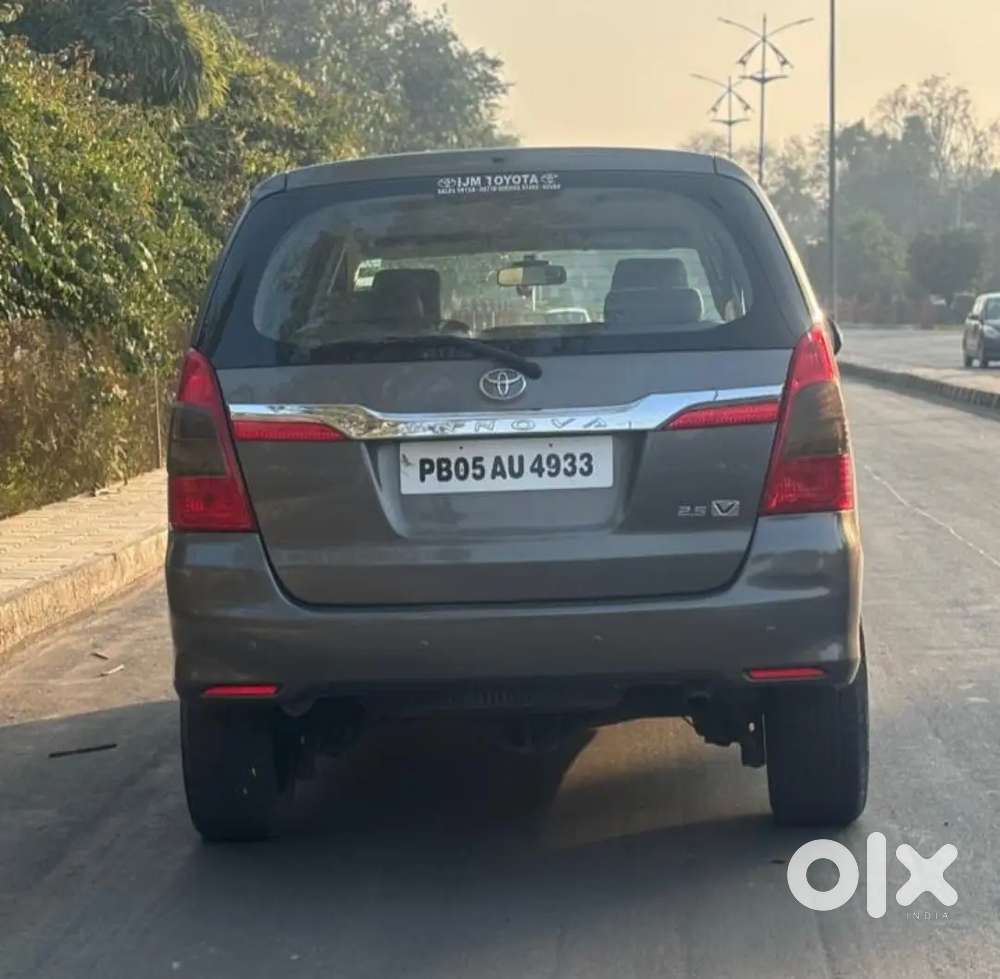 Toyota Innova 2013 Diesel Well Maintained