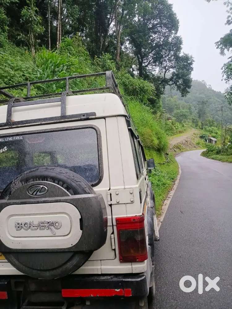 Mahindra Bolero  Sony Sound System With Woofer F7