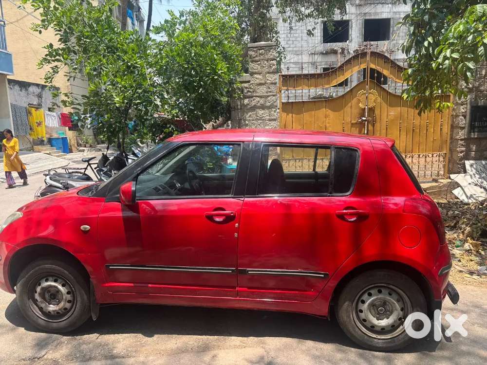 Maruti Suzuki Swift Vxi, Km Driven 2005