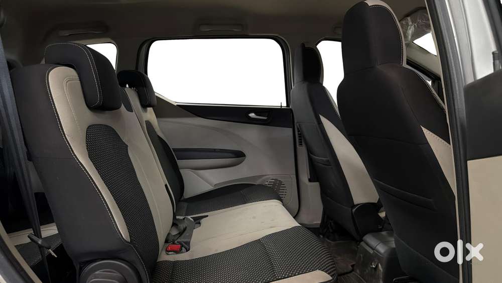 Renault Triber Rxz Easy-r Amt, 2023, Petrol