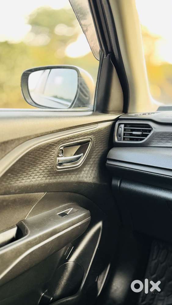 Maruti Suzuki Swift 1.2 Vxi (o), 2024, Petrol