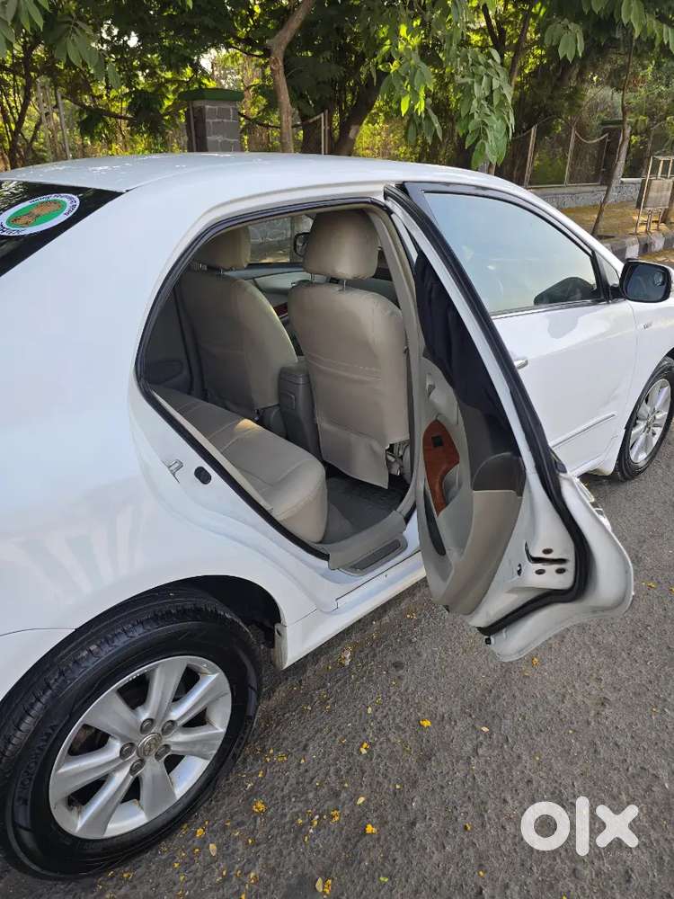 Toyota Corolla Altis 1.8 V Automatic