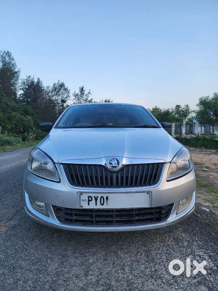 Skoda Rapid 1.6 Tdi Ambition Cr Mt Plus 2014 Diesel Well Maintained