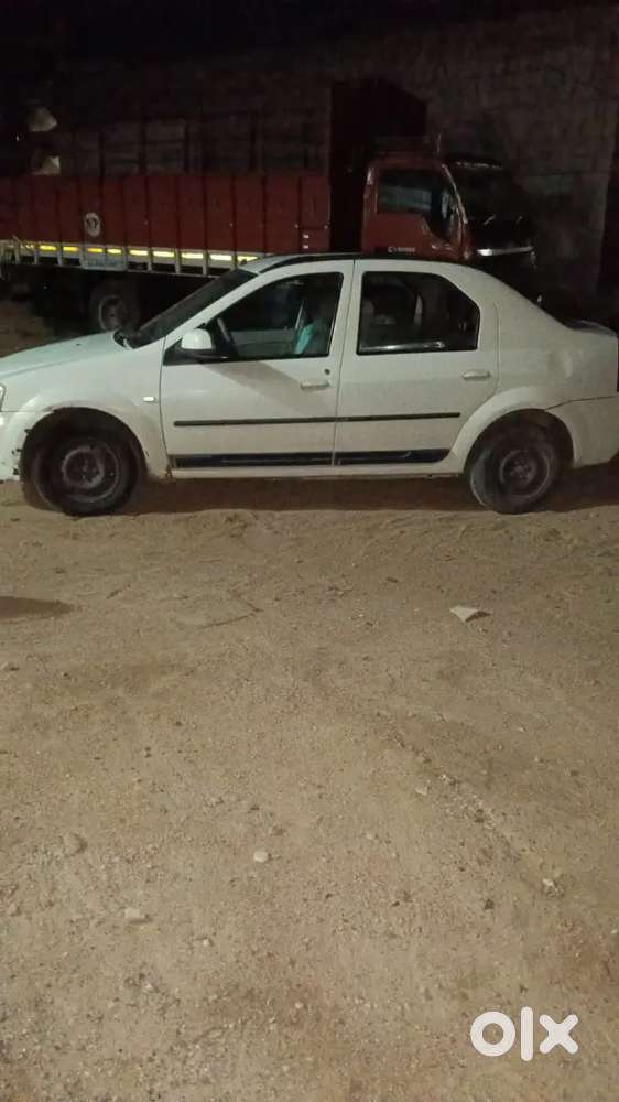 Mahindra E Verito 2012