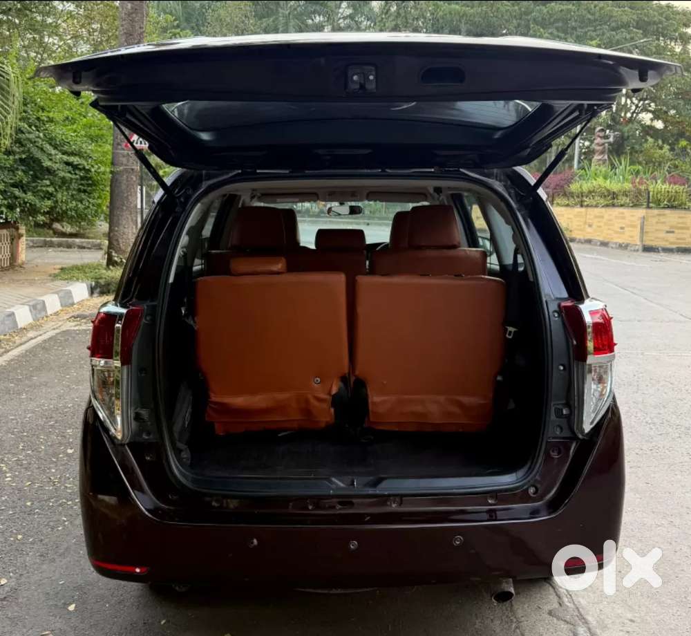 Toyota Innova Crysta [2020-ongoing] 2.4 Gx 8 Str, 2017, Diesel