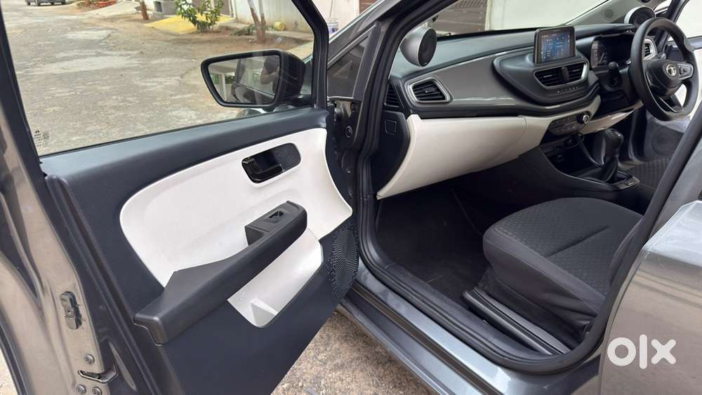 Tata Altroz Petrol Manual 2024