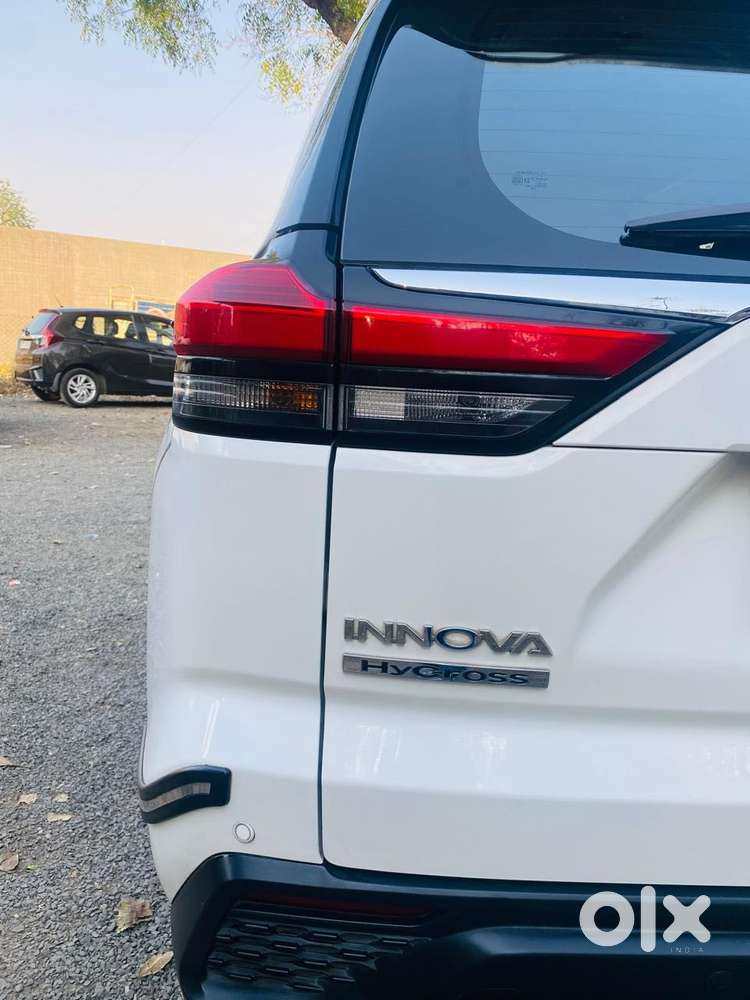 Toyota Innova Hycross 2.0 Zx (o) Hybrid 7 Str, 2024, Petrol