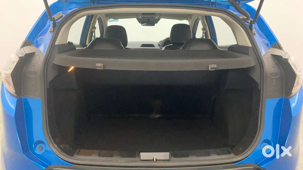 Tata Nexon 1.2 Revotron Xt, 2018, Petrol