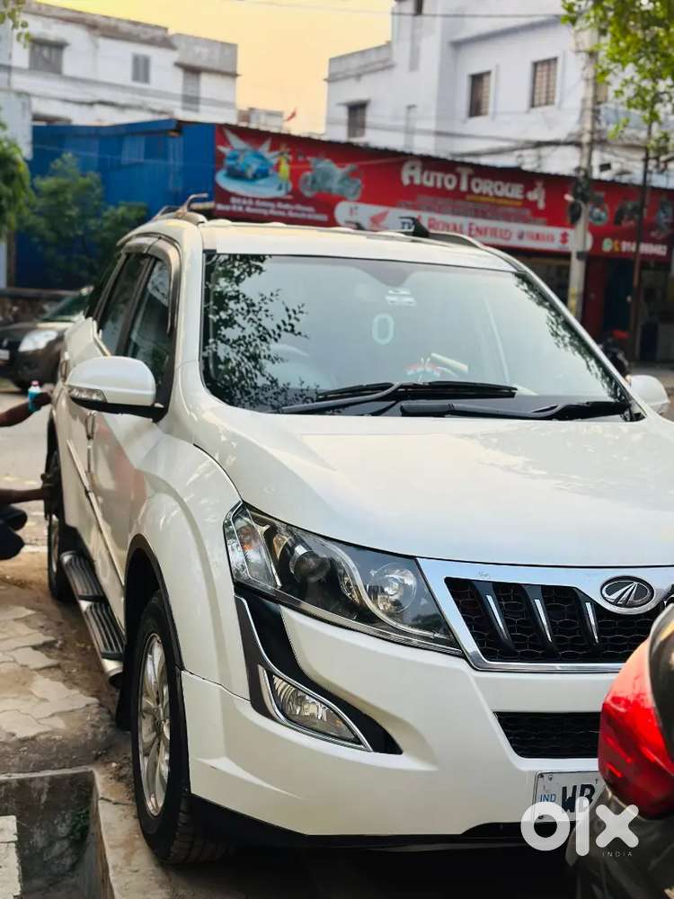 Very Good Condition Car Xuv. W10 Sunroof
