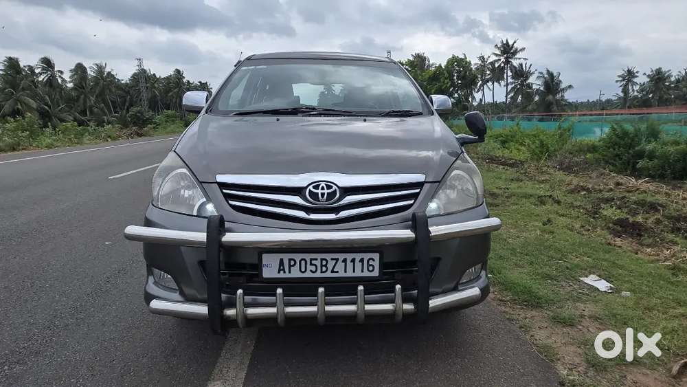Toyota Innova 2.5 V7 2012